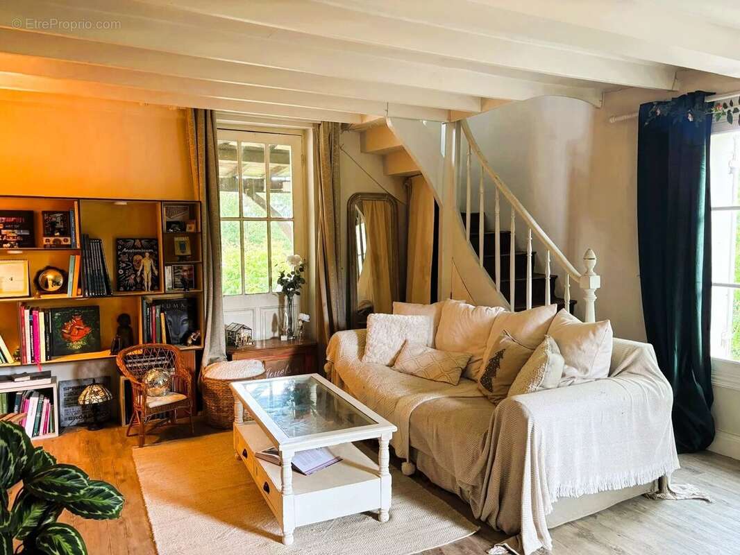 Maison à QUEYSSAC