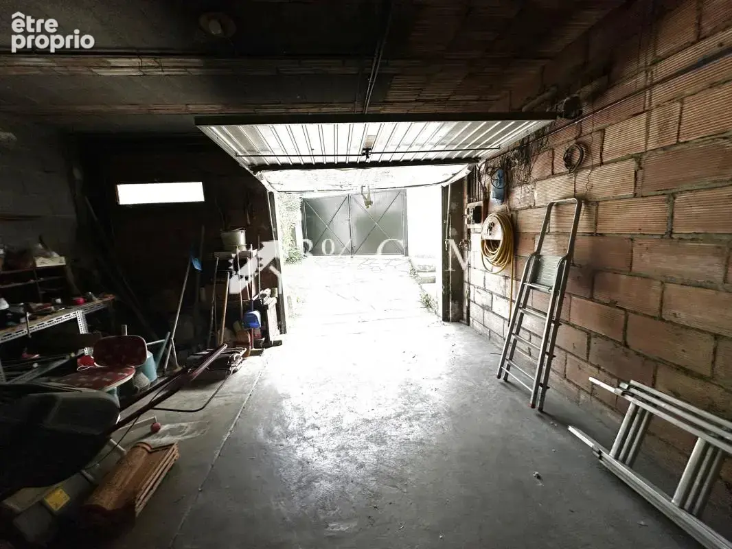 Maison à rénover sur 3 niveaux avec garage - photo 16