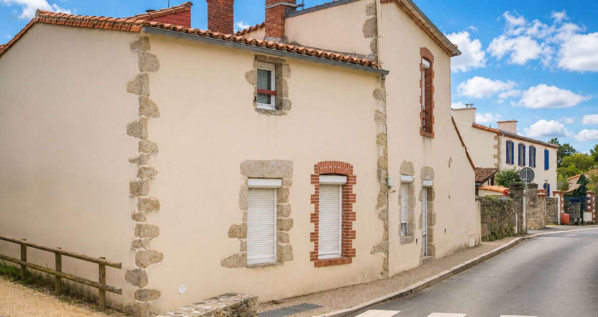 Maison Bourg 75m2 + dependance en pierre - photo 9