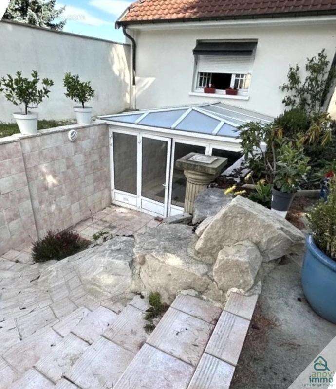 Maison à SAINT-PIERRE-DE-CHANDIEU