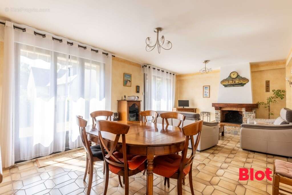 Maison à LIFFRE