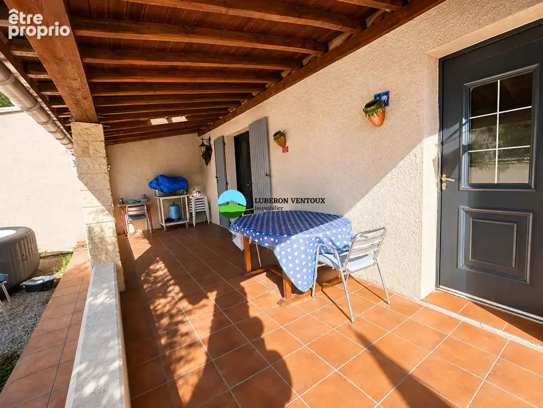 Maison de plain-pied avec 3 chambres, garage et terrain piscinable - photo 4