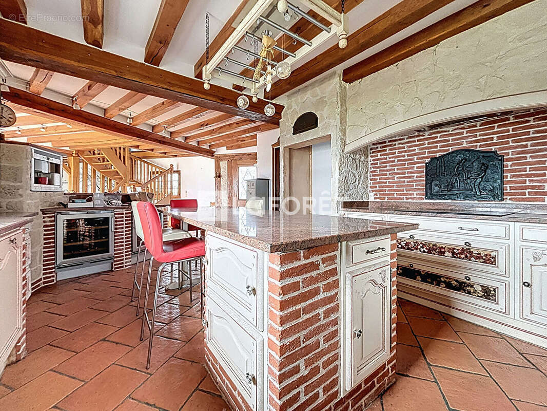 Maison à FAUGUERNON