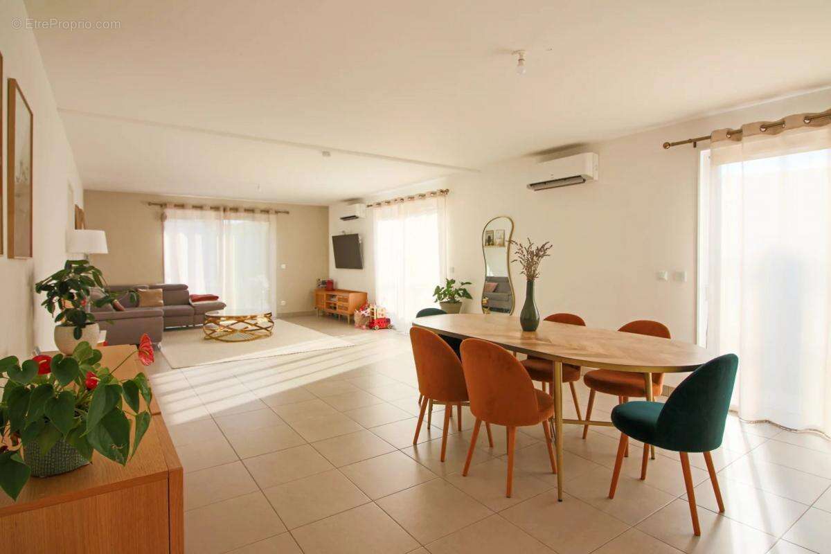 Maison à VAUX-LE-PENIL