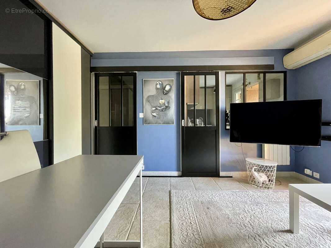 Appartement à SIX-FOURS-LES-PLAGES