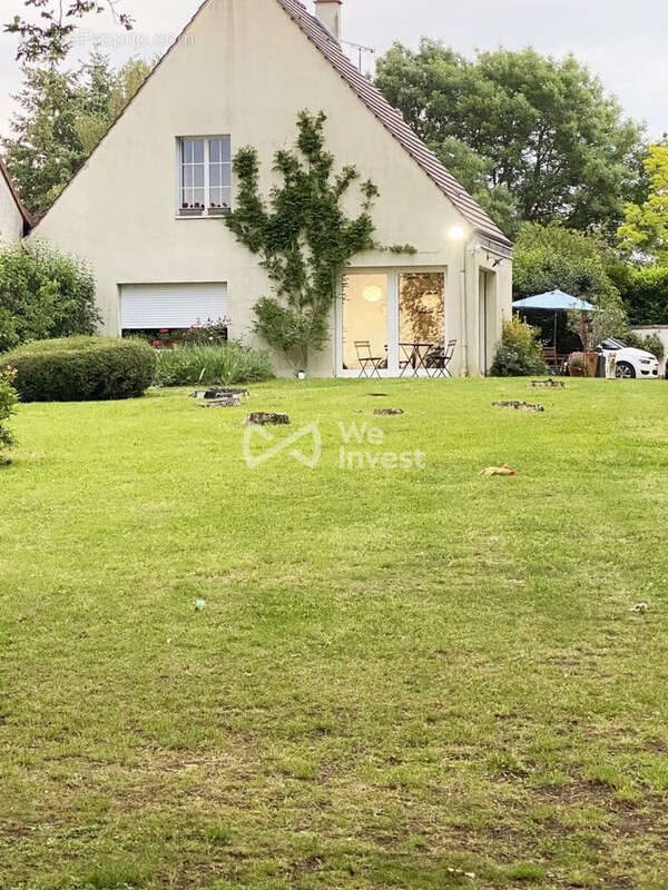 Maison à MONDONVILLE-SAINT-JEAN