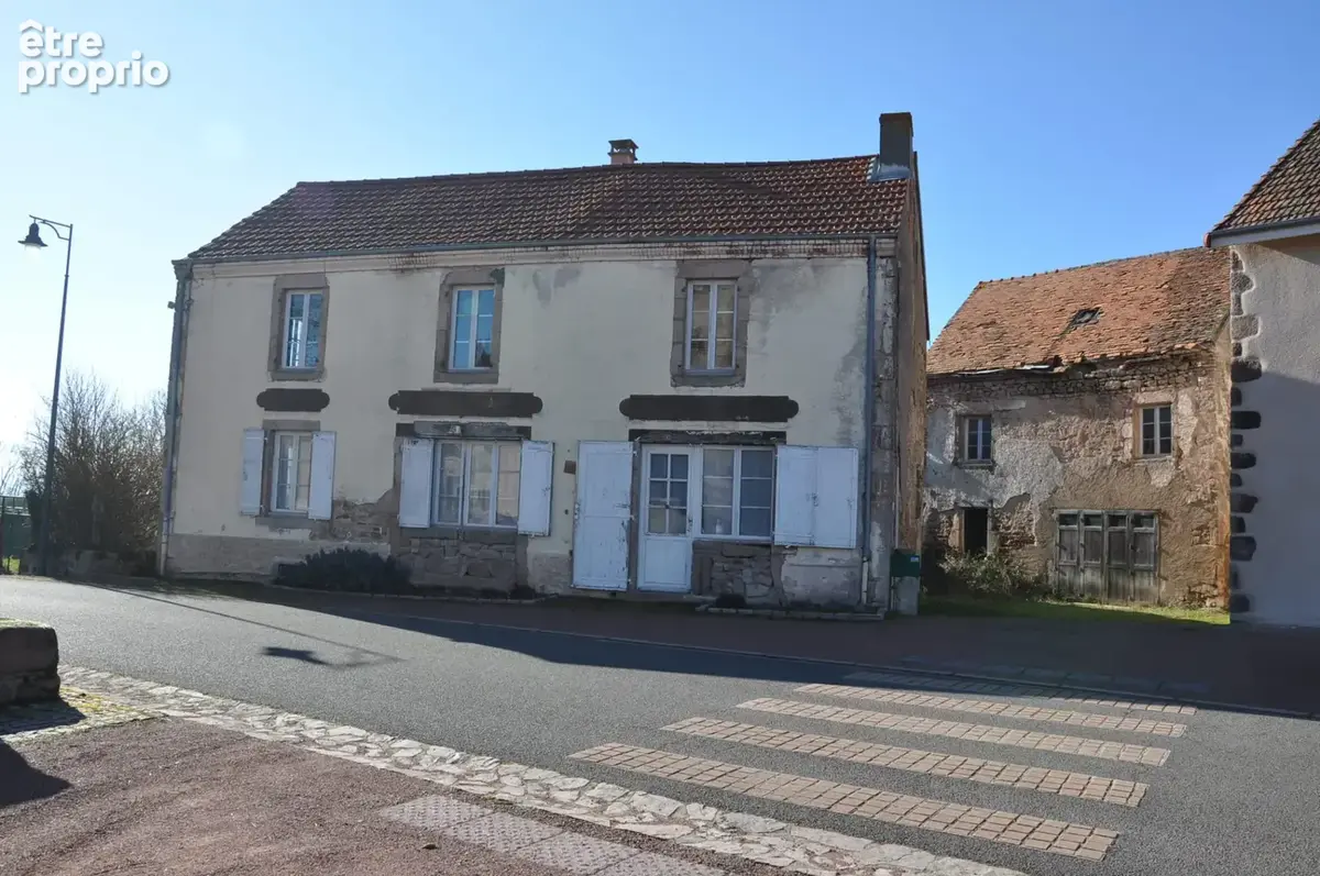 Belle maison en pierre, avec 4 chambres, grange, prévoir des travaux de rénovation - photo 1