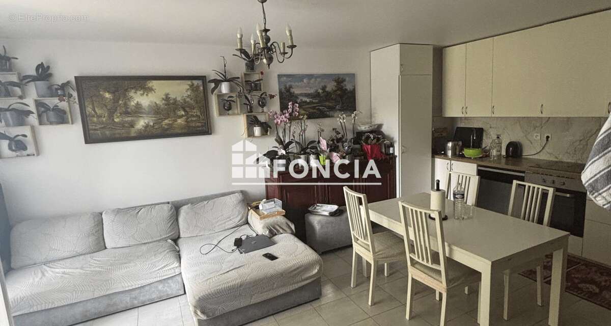 Appartement à SAINTE-GENEVIEVE-DES-BOIS