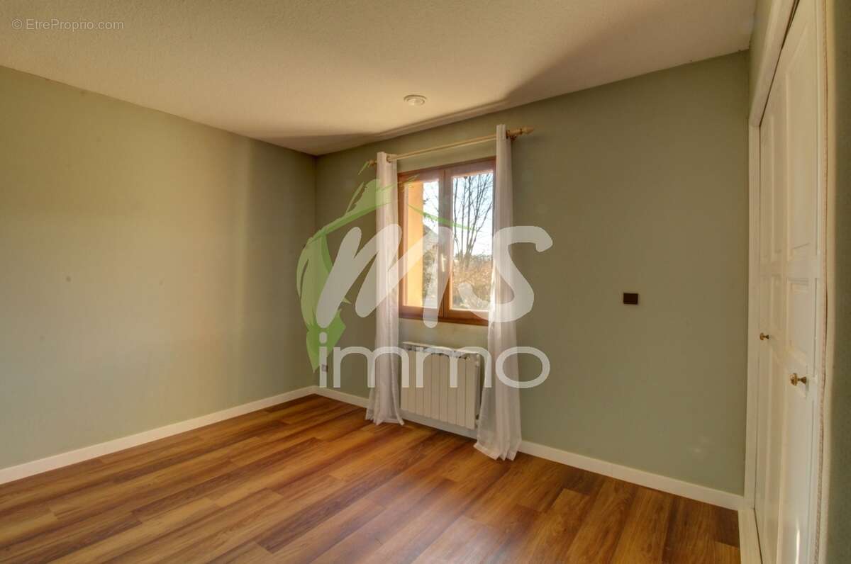 Maison à LA ROCHE-DES-ARNAUDS