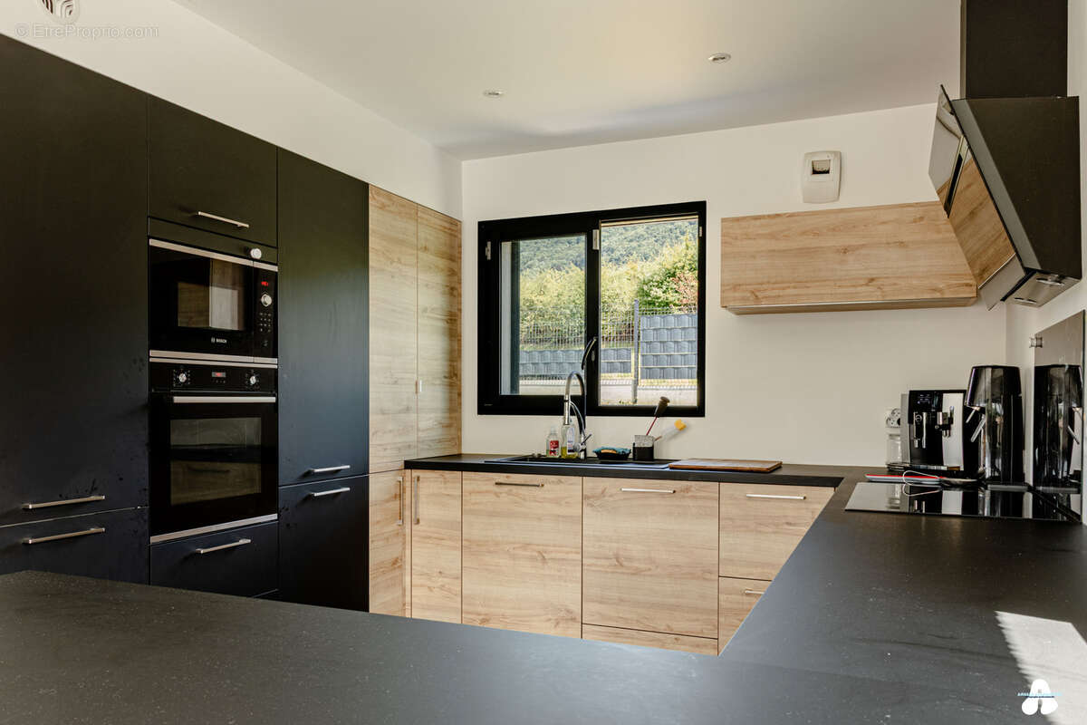 Maison à CRANVES-SALES