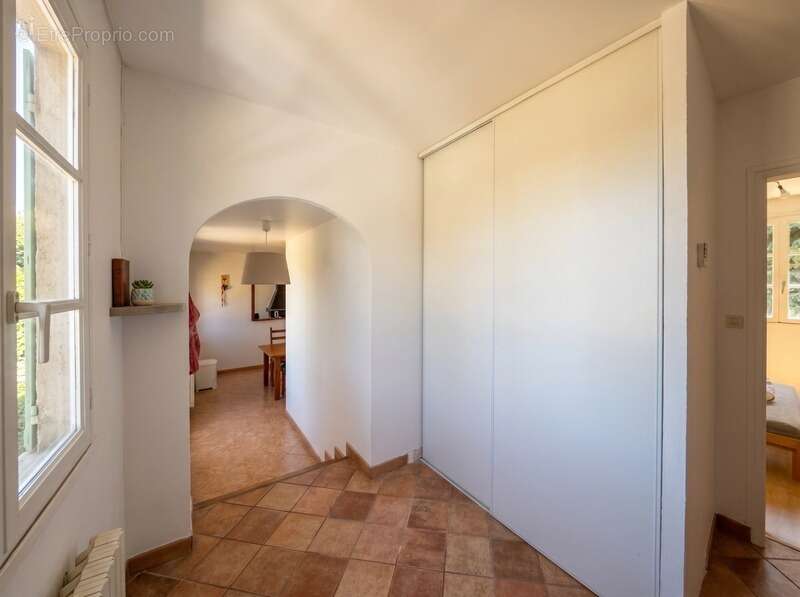 Longère en pierre – 150,76 m² – 6 pièces – 5 chambres – Terrain 6 345 m² – Dépendances – Hangar – Sous-sol complet - photo 11
