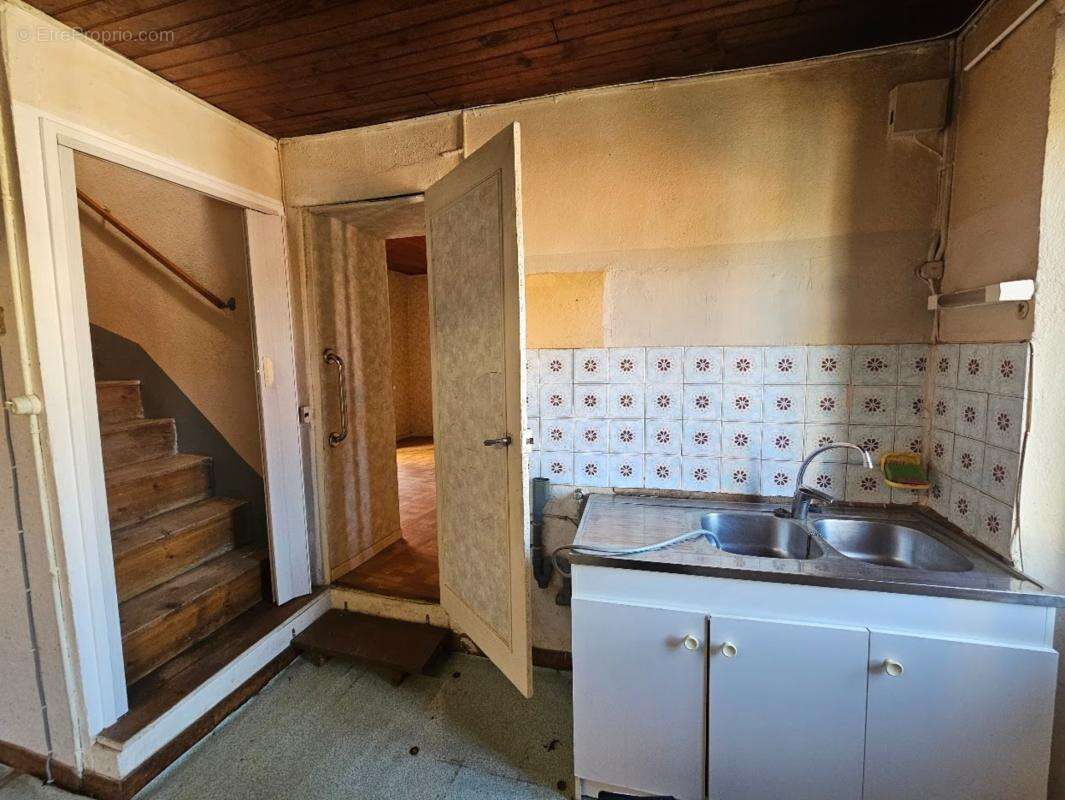 Maison de village - Extérieur - Beau potentiel - photo 7