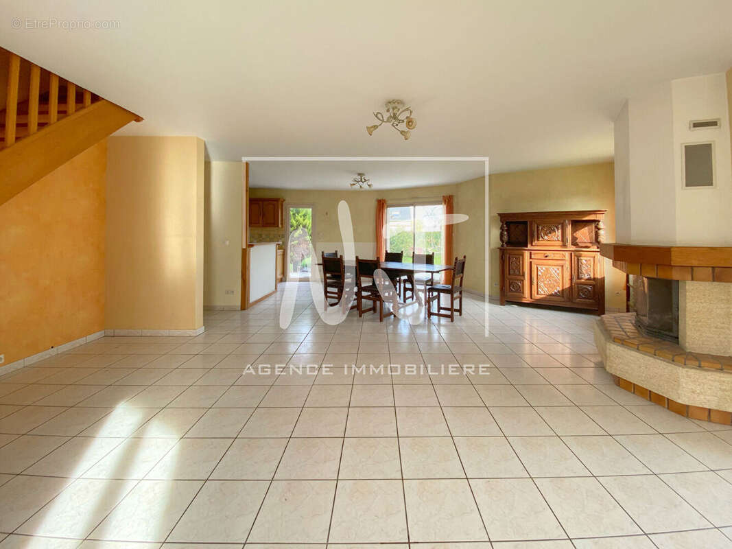 Maison à SAINT-MATHURIN-SUR-LOIRE