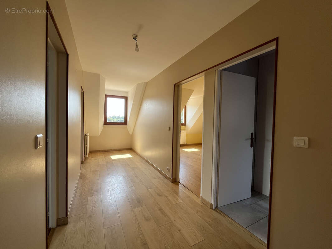 Maison 150 m² à Tour-En-Bessin  - photo 9