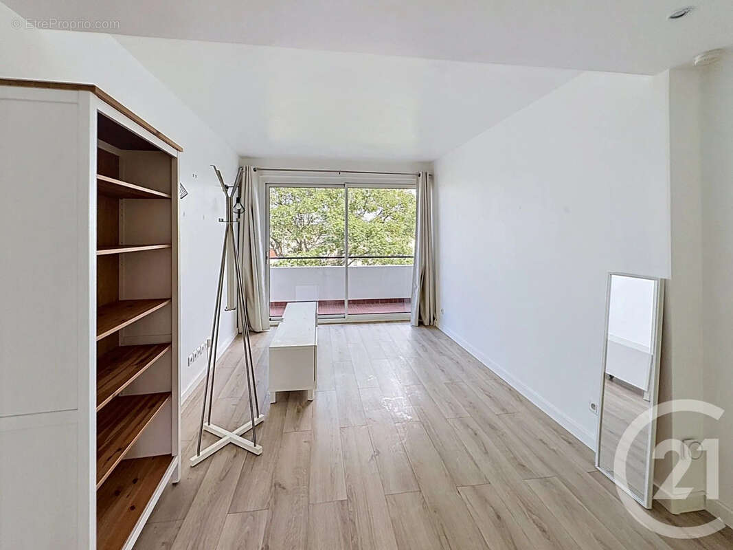 Appartement 59 m² à Saint-Cloud  - photo 4