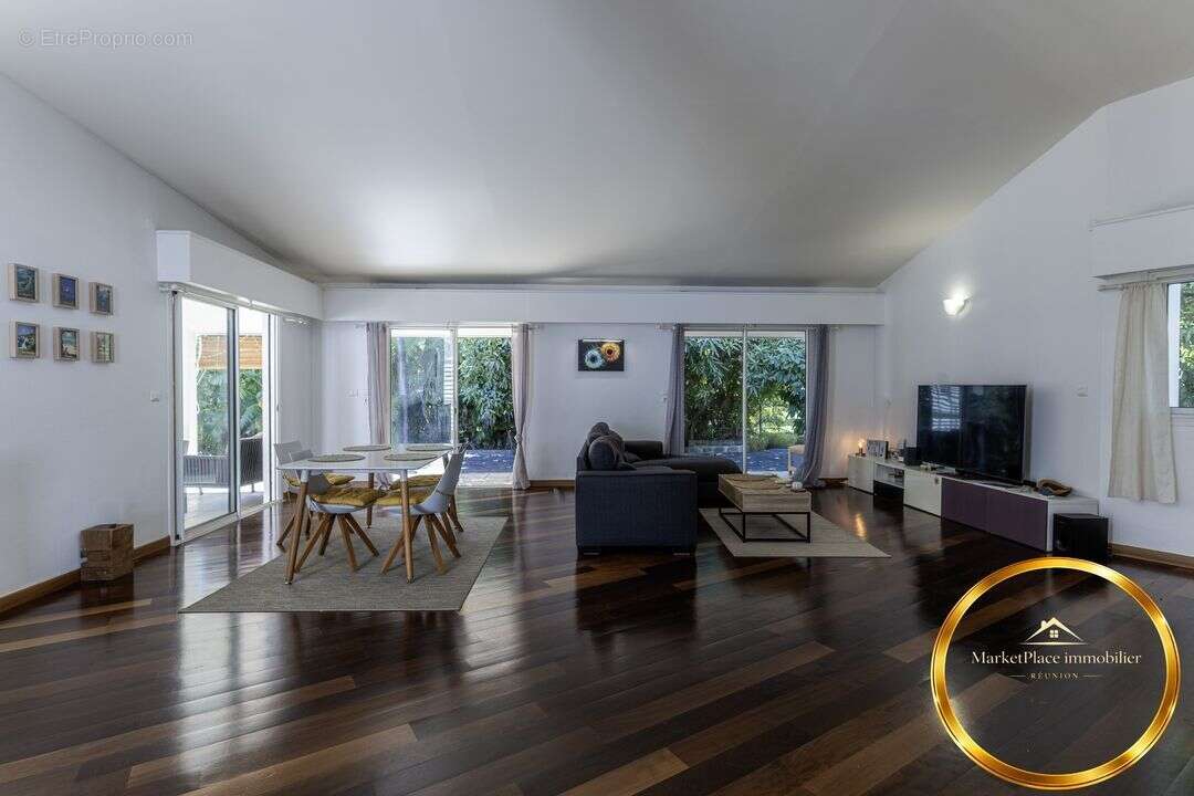 Maison 149 m² à Sainte-Marie  - photo 3