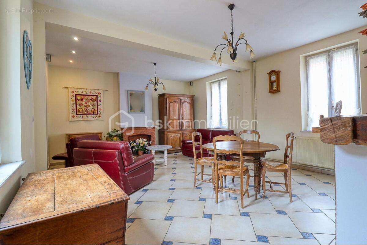 Maison à GRANDVILLIERS