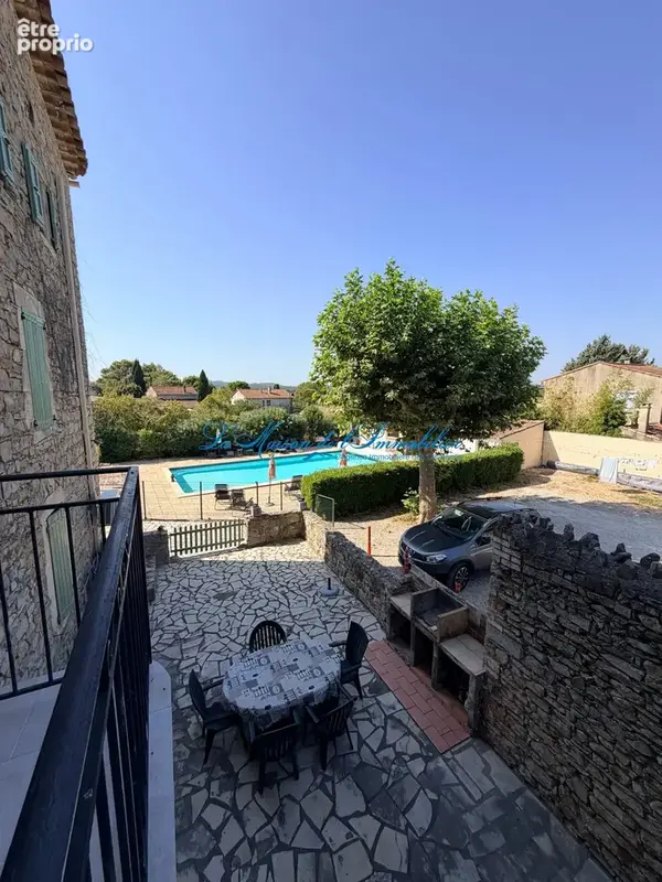 CANAULES, dans une maison en pierres de caractère, appartement T3  au 1er étage avec terrasse privée - photo 6