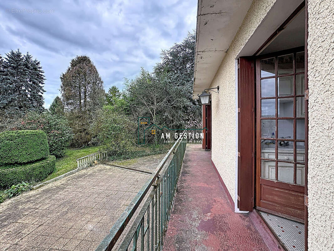 Maison à SAINT-PRIEST-SOUS-AIXE