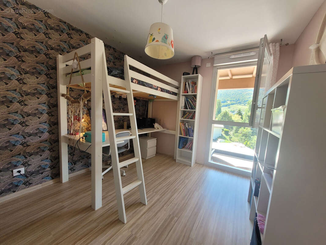 Appartement à SAINT-CASSIN