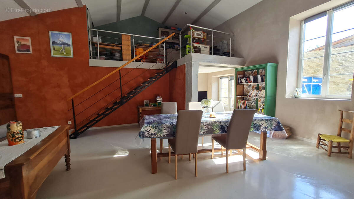 Maison à ASNIERES-SUR-NOUERE