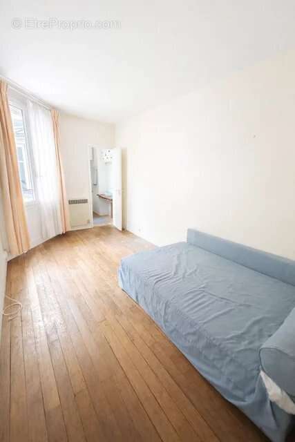 Appartement à PARIS-1E