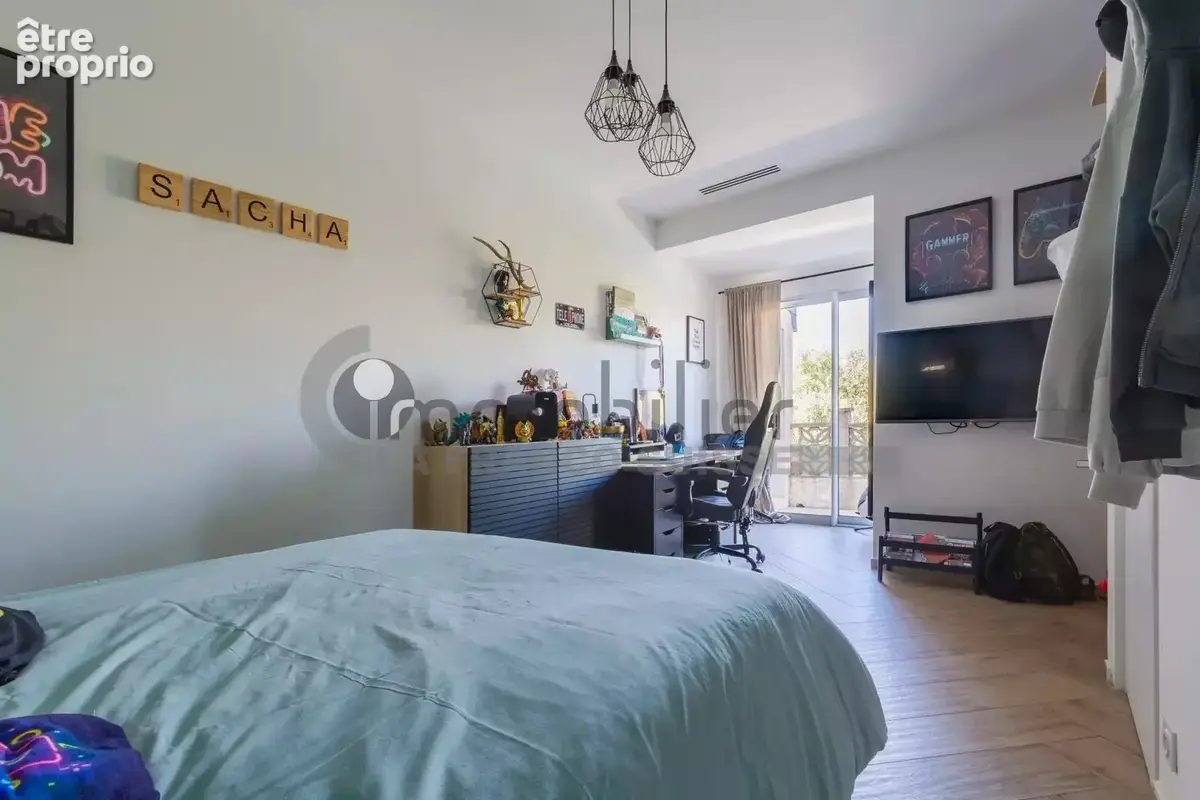 Appartement de 118m² avec piscine privative, terrasse, jardin et stationnements - photo 21