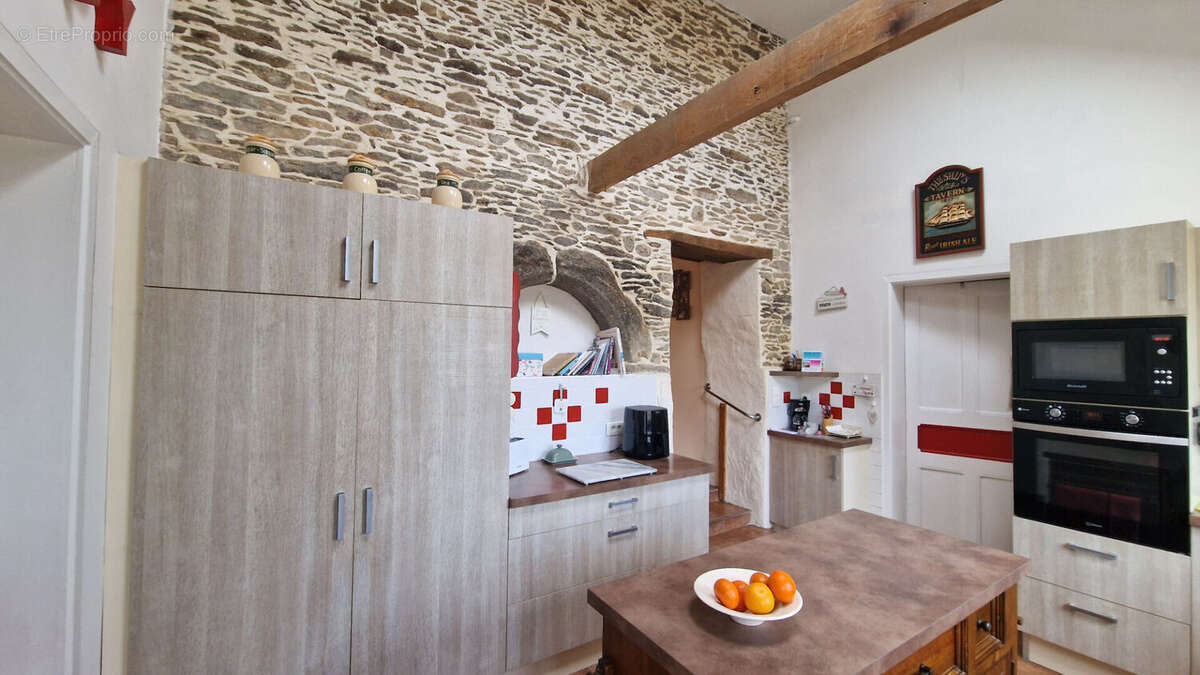 Maison à LA TRINITE-PORHOET