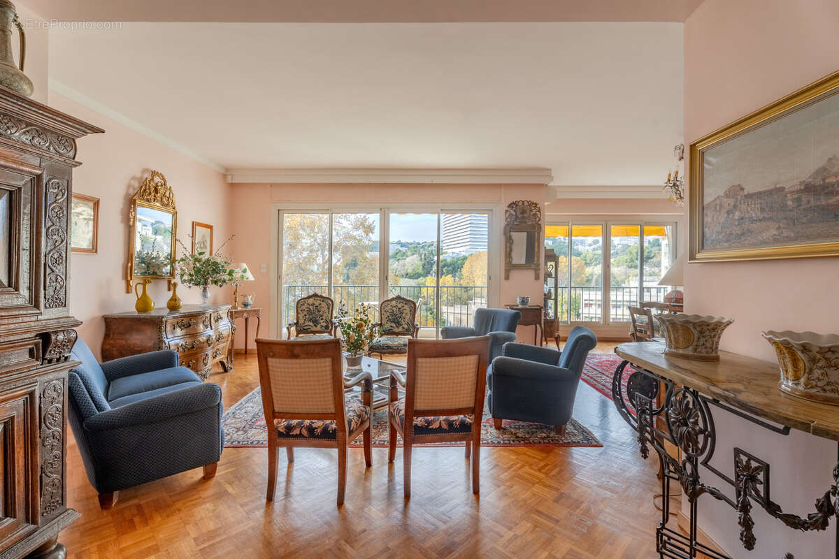 Appartement à MARSEILLE-8E