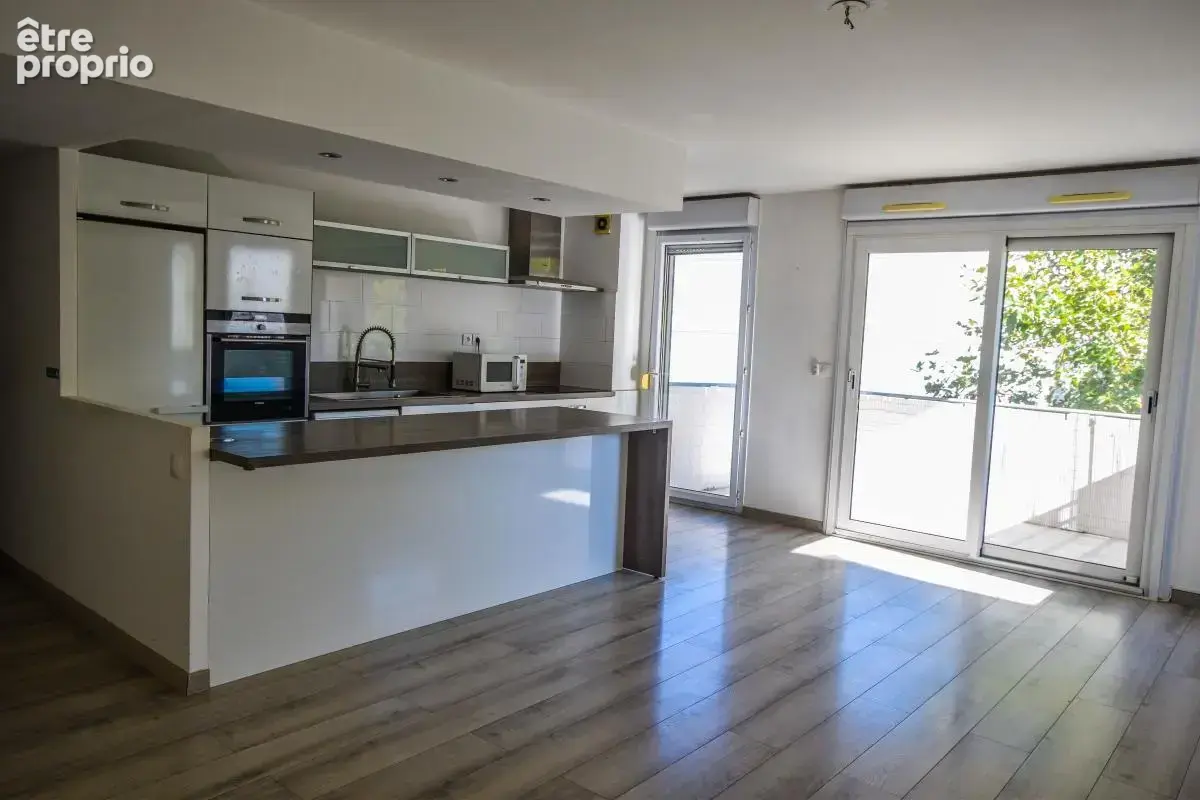 Lumineux T4 de 77 m² avec balcon et garage — Avignon - photo 8