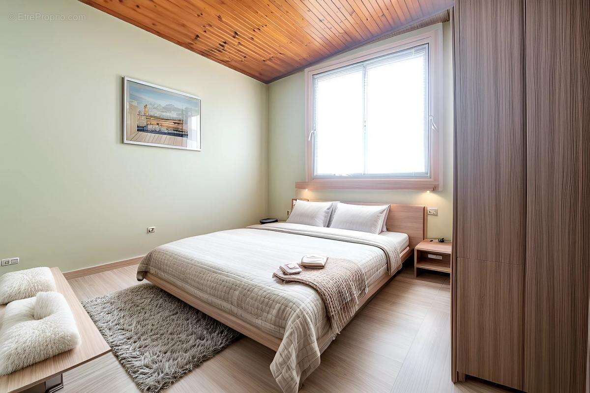 Maison à CHAMPAGNE-LES-MARAIS