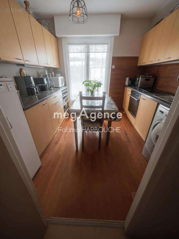 Appartement à LE CHAMBON-FEUGEROLLES