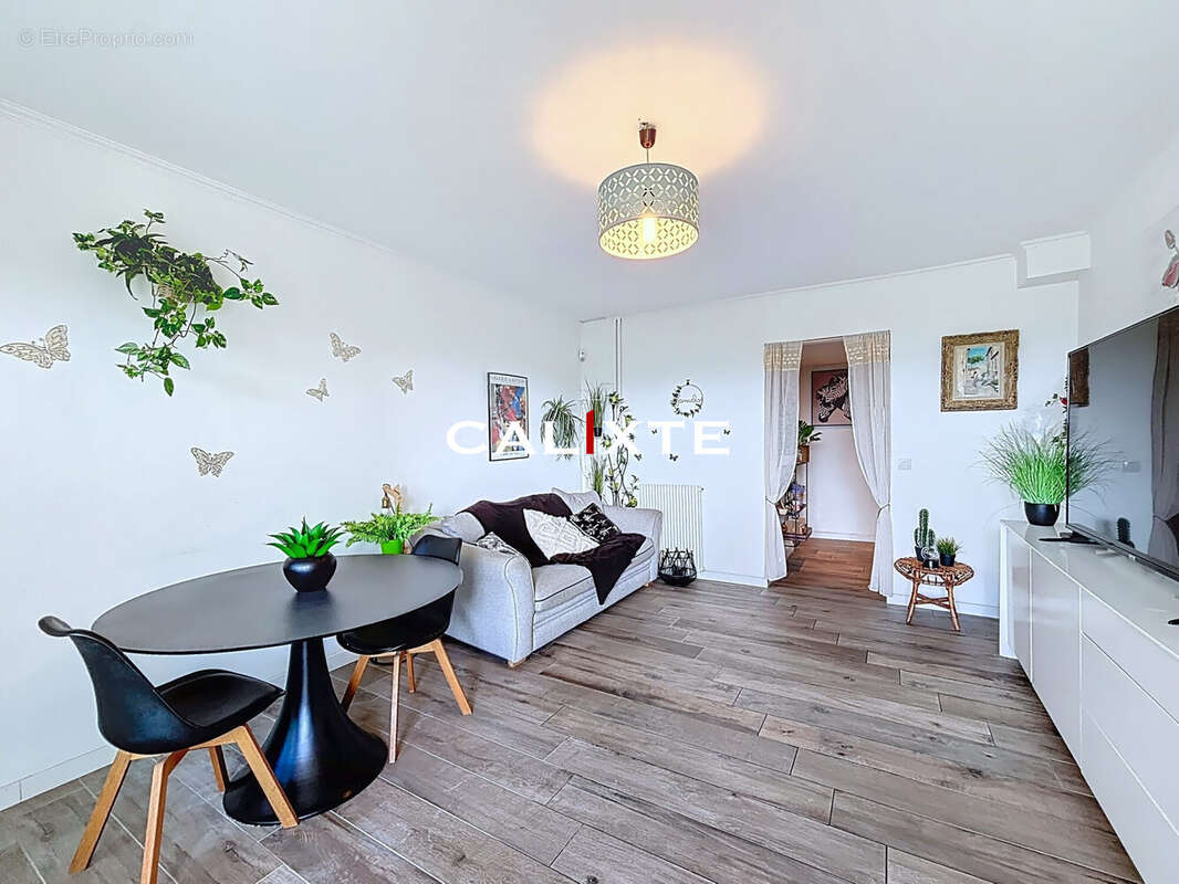 Appartement à LE CANNET