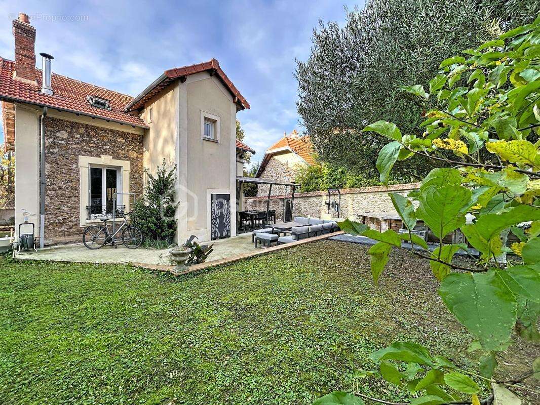 Maison à CORBEIL-ESSONNES