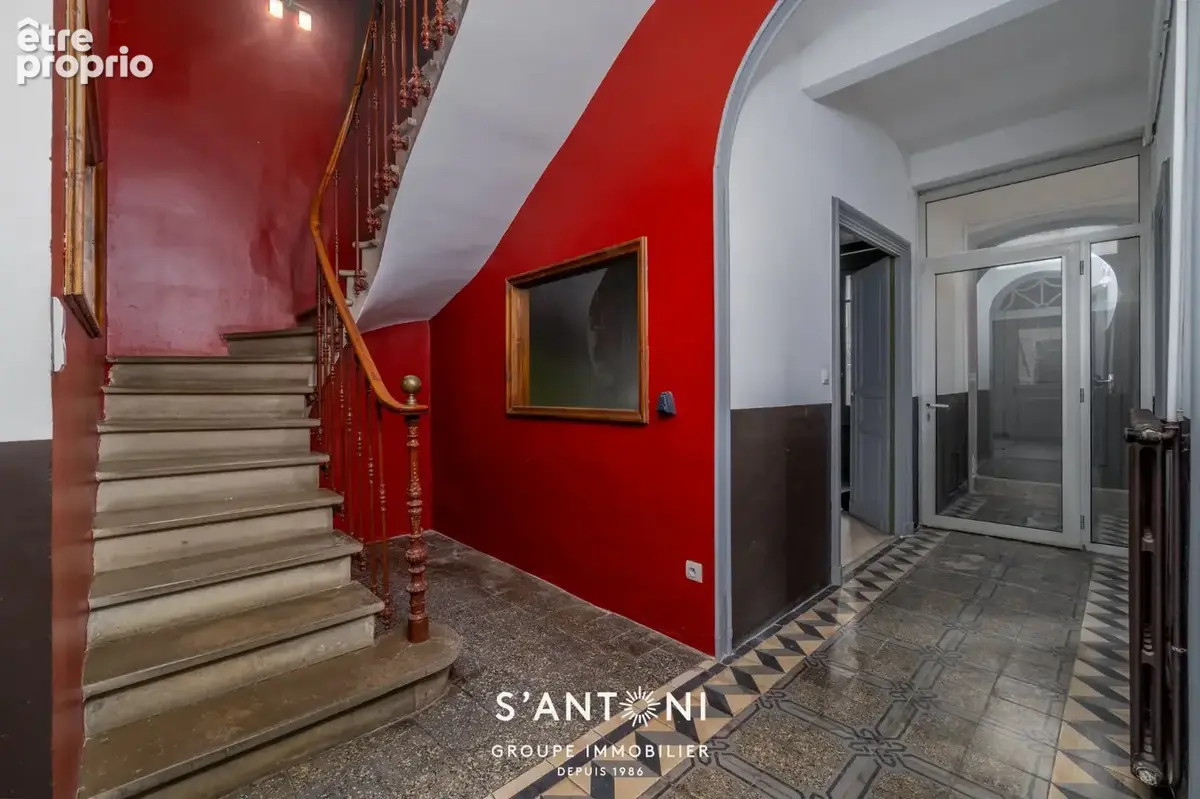 BESSAN: Maison de caractère 325 m² avec cour, proche centre et commodités - photo 5