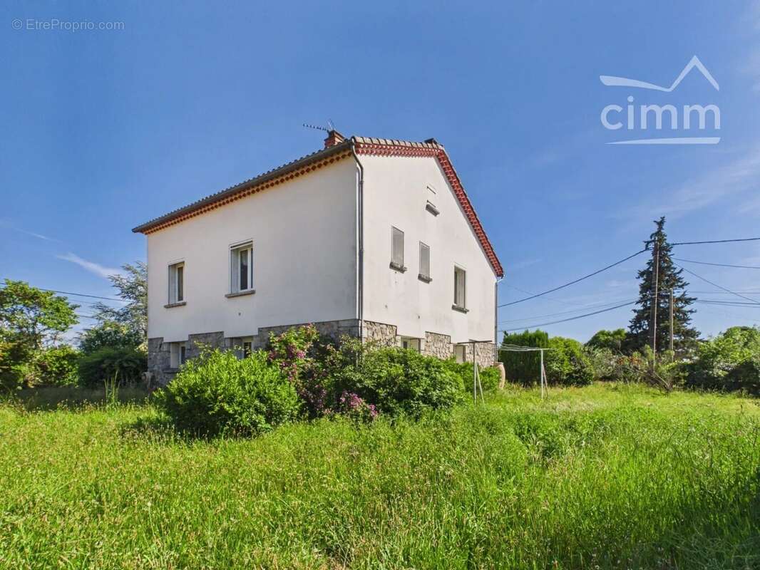 Maison à LABLACHERE