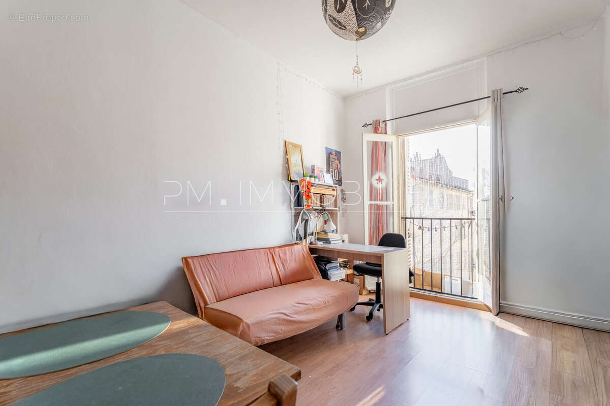 Appartement à MARSEILLE-1E
