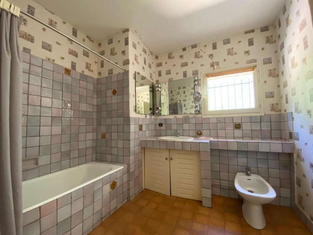 Photo 8 - Maison à LE REVEST-LES-EAUX