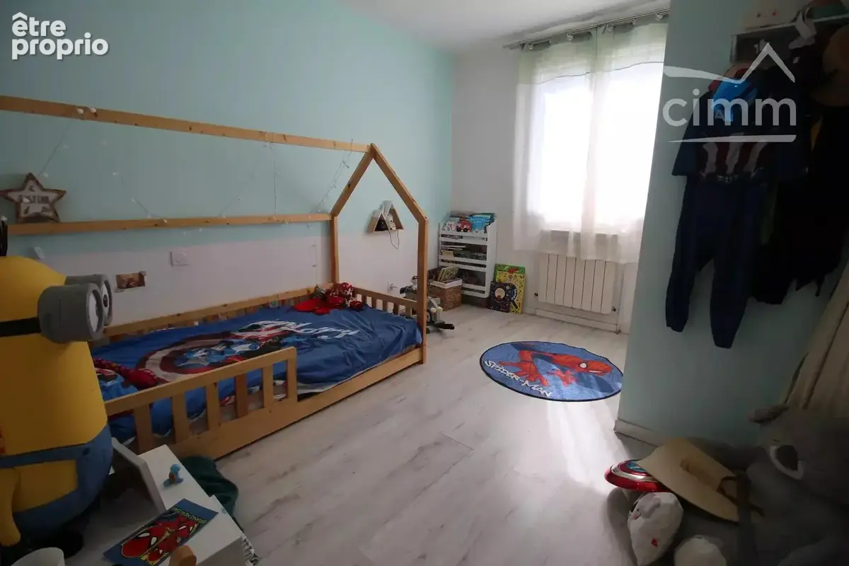 A vendre une maison entièrement rénovée avec jardin et garage - photo 18