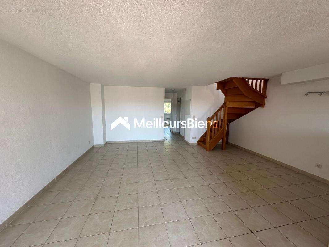 Appartement à SAINT-CYR-SUR-MER