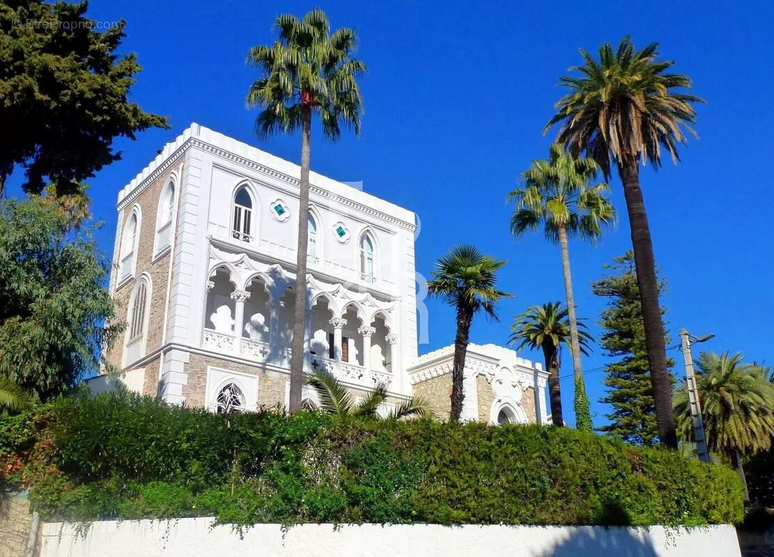 Appartement à VALLAURIS