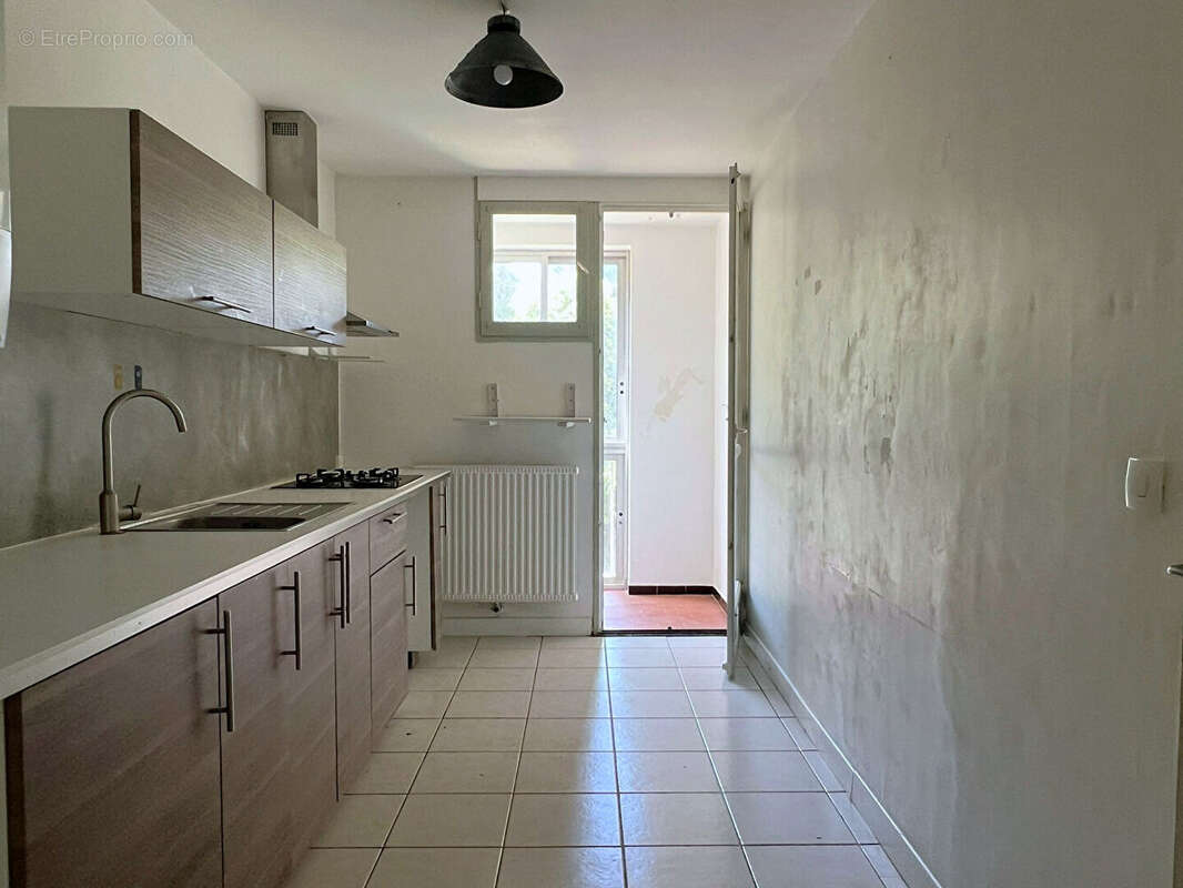 Appartement à vendre Les Prairies, Saint-Mitre Marseille 13e - T3 avec balcon, cave - photo 5