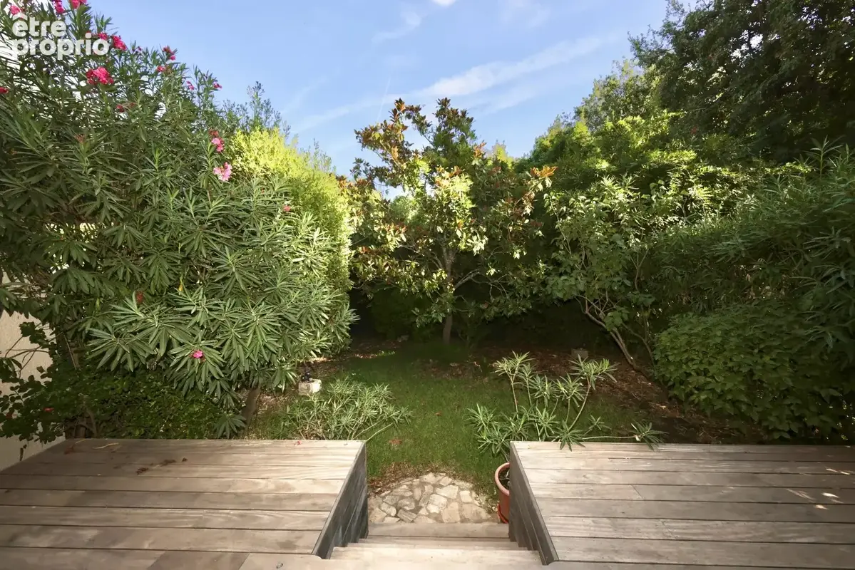 SAINT-TROPEZ : Appartement 4 pièces de 80 m² entièrement rénové, jardin de 100 m², piscine - photo 19