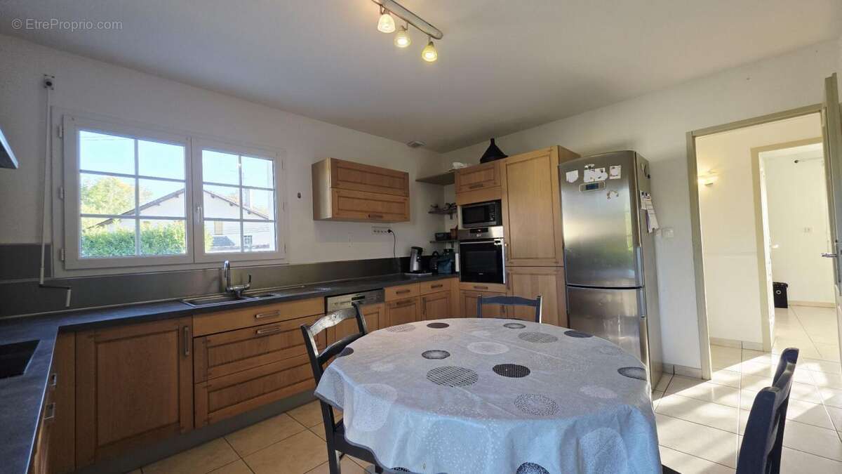 Maison à MEHUN-SUR-YEVRE