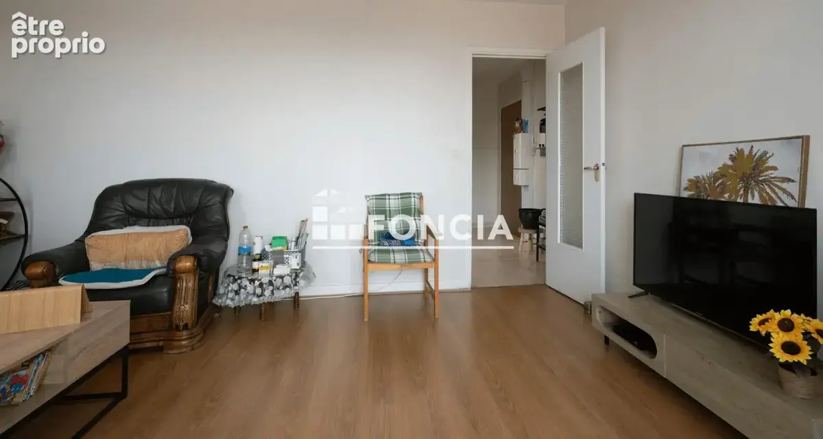 Valence centre-ville – t2 54 m² – balcon, ascenseur et cave - photo 3