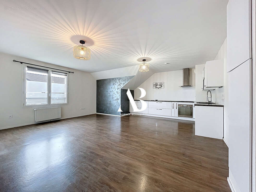 Appartement à MOISSY-CRAMAYEL