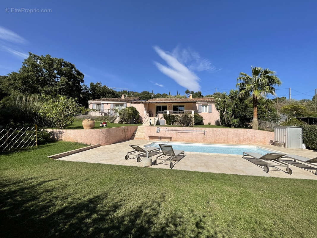 Maison à PLAN-DE-LA-TOUR