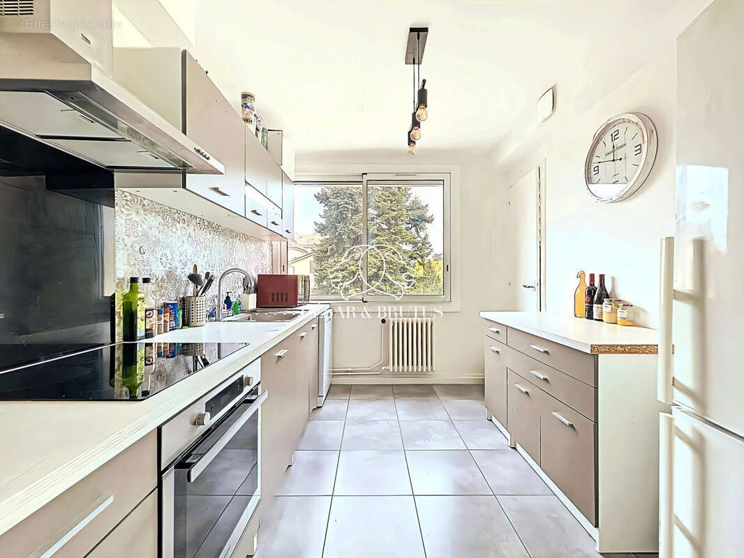 Appartement à TASSIN-LA-DEMI-LUNE