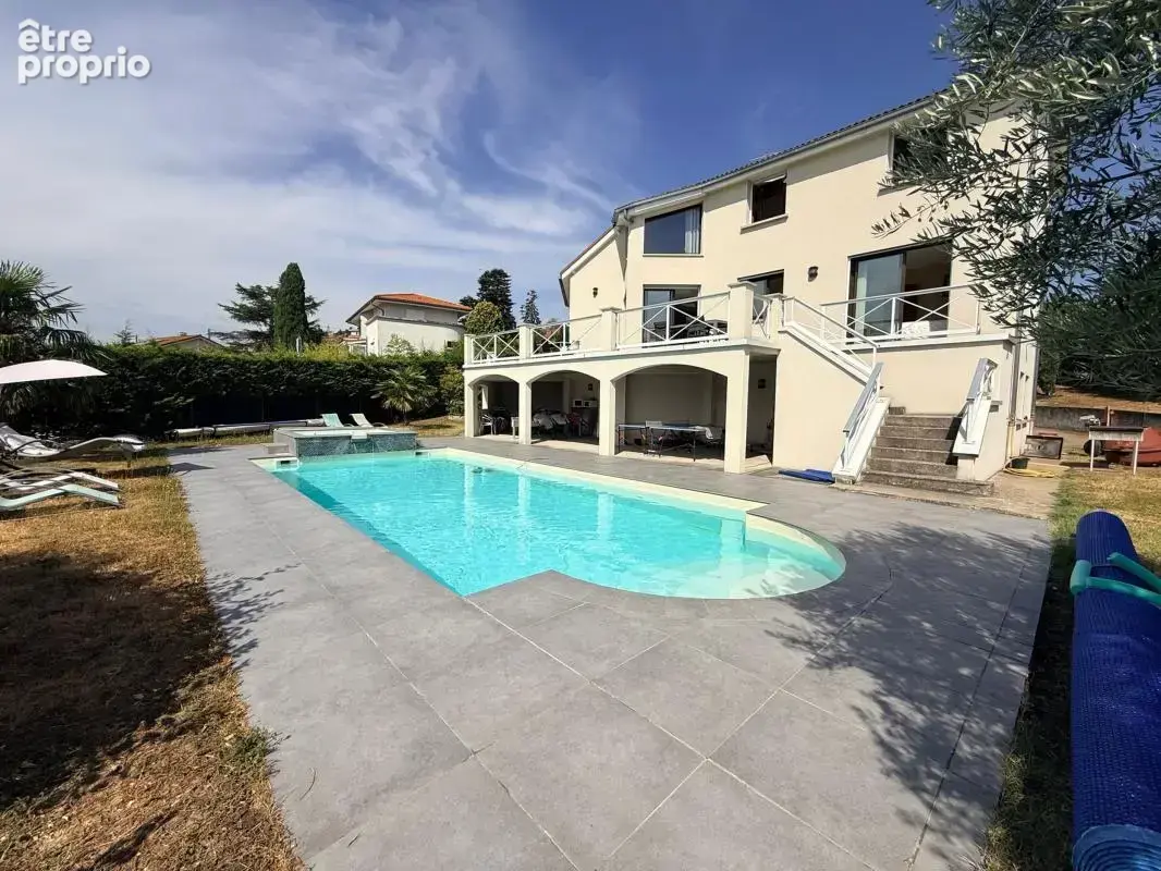 Maison à GENILAC