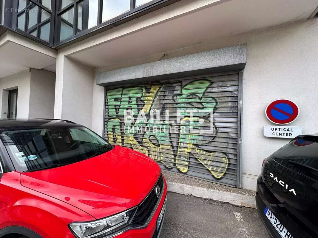 Commerce à VILLENEUVE-LOUBET